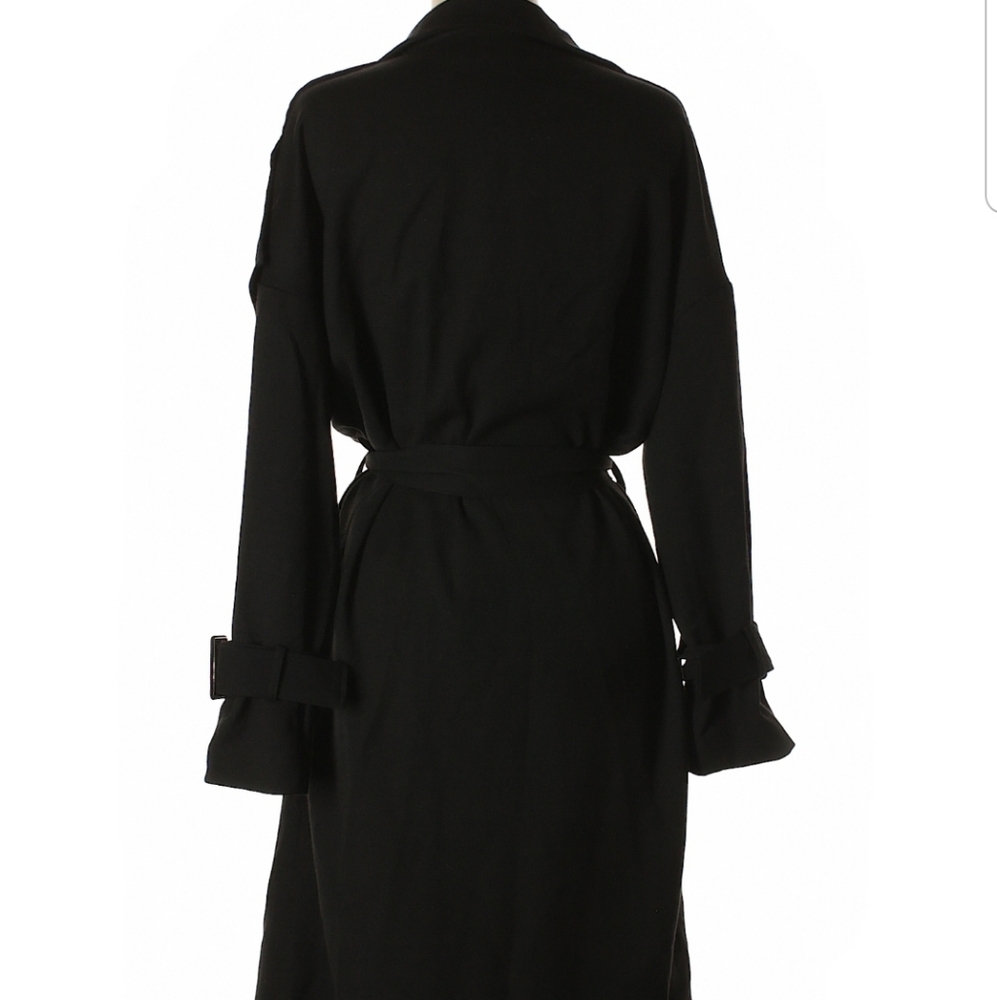 Line & Dot Jacket - Picture 2 of 9